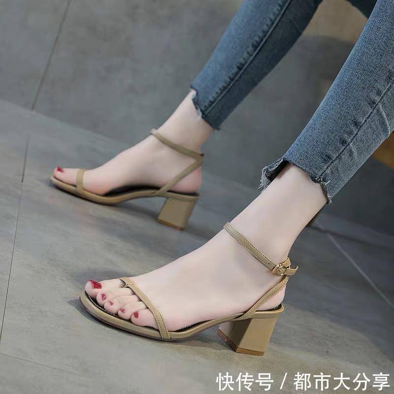 洛丽塔 鞋控必备单品,6双优雅气质凉鞋随便挑,解决你的选择恐惧症