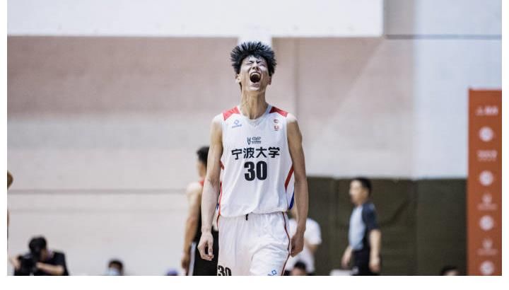 首钢|1米93，2米00！北京首钢完成重要签约，21+6顶级后卫或驰援秦晓雯