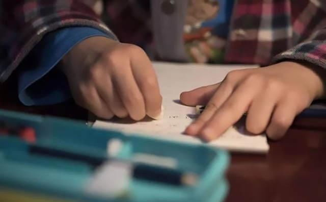 约翰·梅迪纳|孩子3岁前,看不看电视有什么影响?专家:7岁后注意力差距明显