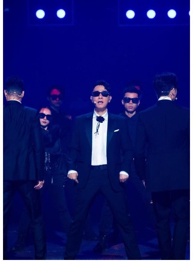 3189|张淇飚高音,大湾区五人组的欢乐舞台,哥哥们第一次公演表演酷炫