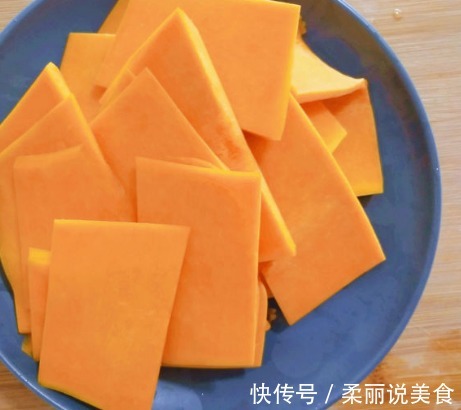 秋天南瓜别熬粥，加一勺糯米粉，个个外焦里糯孩子一口一个吃不停