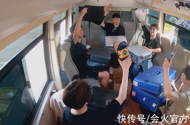 在鹿晗頭上“動(dòng)刀子”，帶嘉賓荒島生存，這節(jié)目也太敢拍了