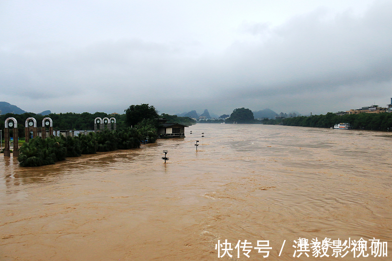 食疗|舌苔发红、油头垢面多半是湿热体质！2个食疗可以改善