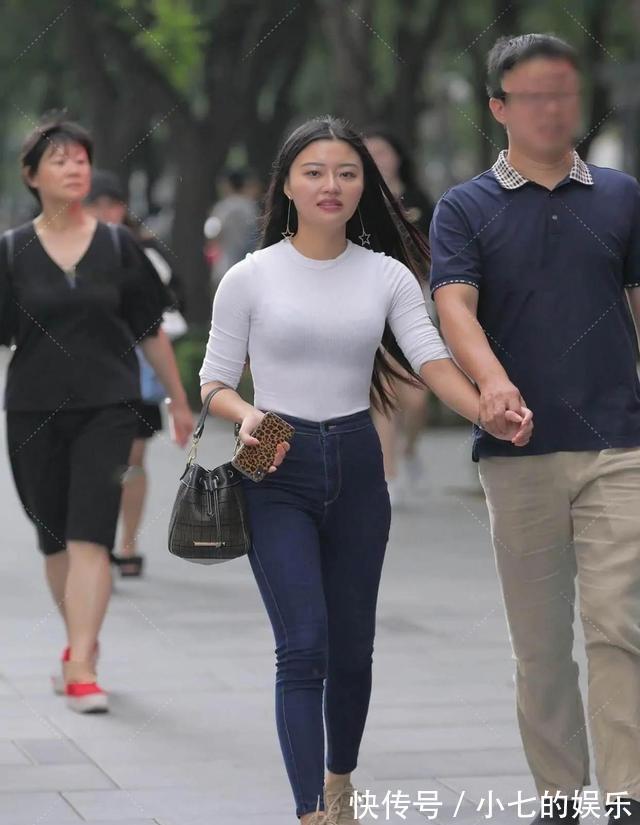 干练|夏季黑裙，修身效果好，凉爽、轻薄，能穿的干练