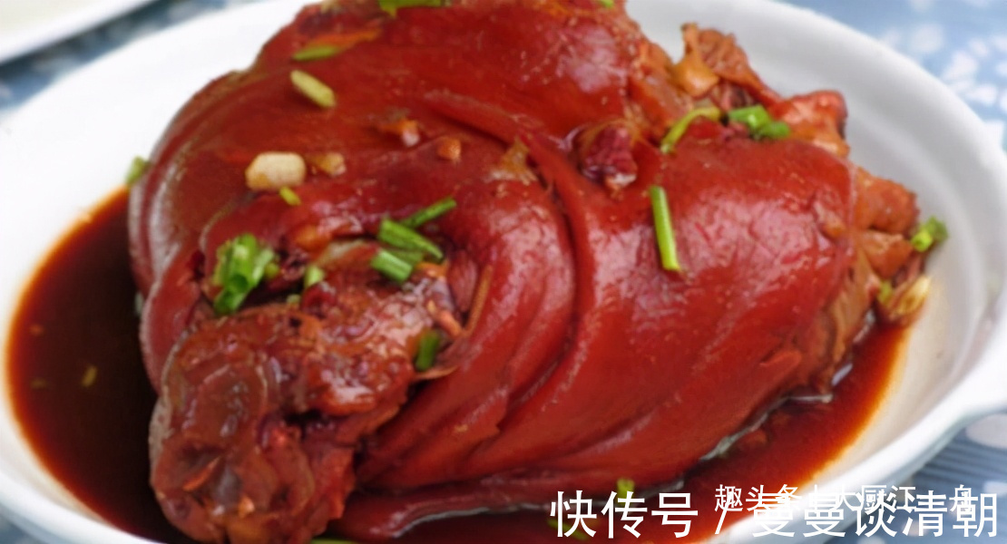 过年吃肘子，教你最好吃的做法，香嫩软烂肥而不腻，看着就流口水