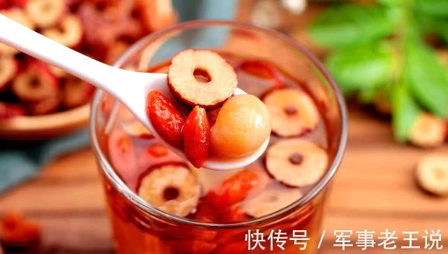 铁元素|红枣虽是“养生佳品”！但4类人吃红枣，相当于在吃“毒药”