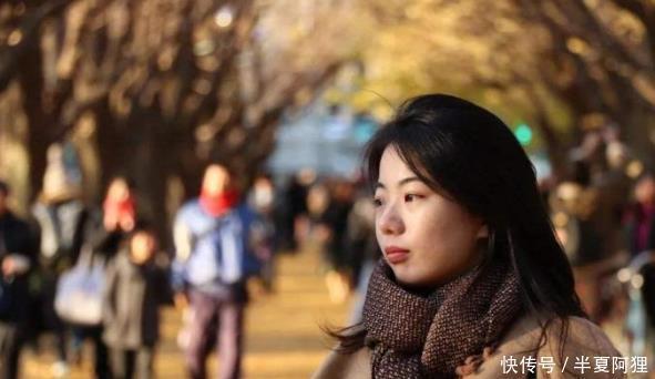 12年了,当初让清华主动降60分录取的天才文学少女,如今怎样