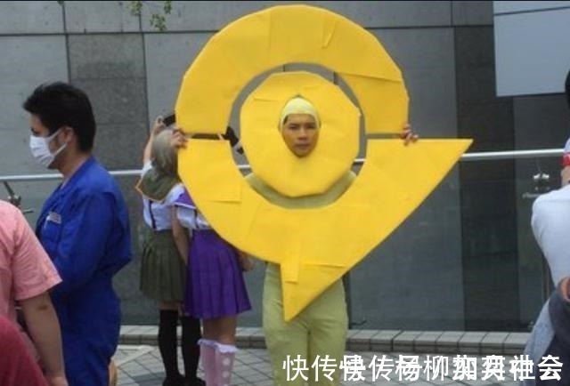 大妈|穿COS服炸街会怎样地铁女孩被骂惨,看到鬼新娘大妈差点被吓哭