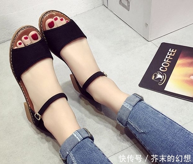 当下流行这样的粗跟鞋,精致又舒适,洋气不得了