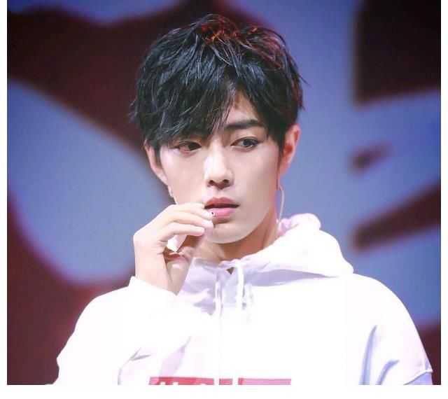 《江苏卫视》跨年阵容公布，六位歌手加盟，等肖战官宣