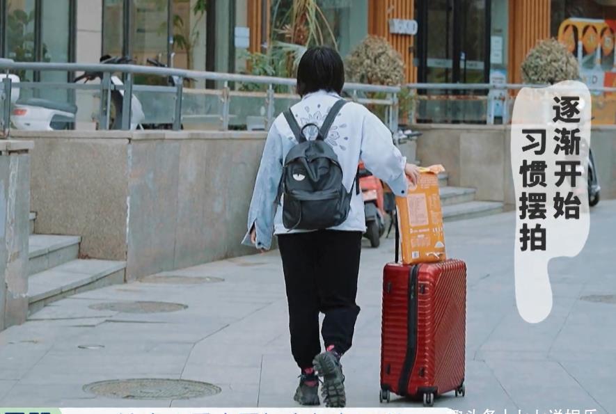 综艺|谁说真人秀没剧本?李雪琴一个搬运镜头,来回NG三次