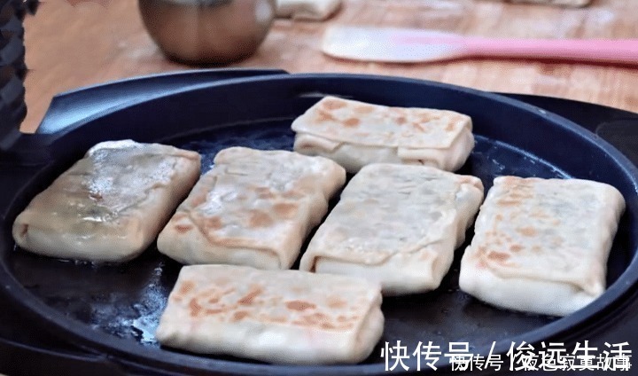 馅饼|入秋后,多吃此面食,简单一烙,外酥里鲜,比包子饺子都好吃