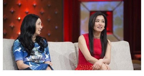 大場面|陶虹張庭林瑞陽年會變大型愛國現場，全員手舉國旗：我愛我的祖國！