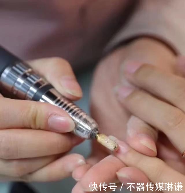 没工具在家怎么卸甲片?几个实用的小技巧,或许可以帮到你