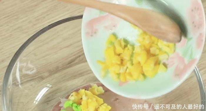 紫米|分享一款鲜香味美的紫米鲜虾圈,软嫩好吃,营养丰富,孩子特喜欢