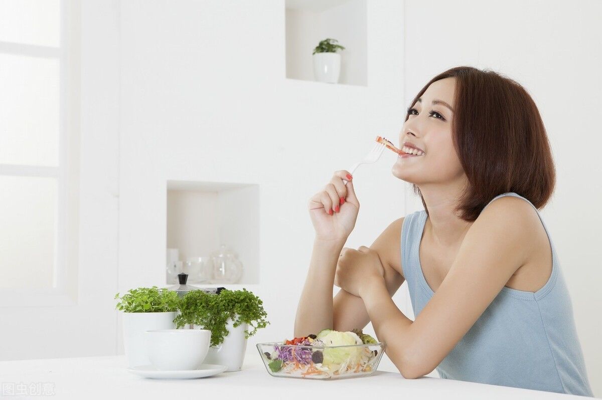 动物肝脏|一图看懂每个年龄段的女性,在饮食方面需要着重补什么