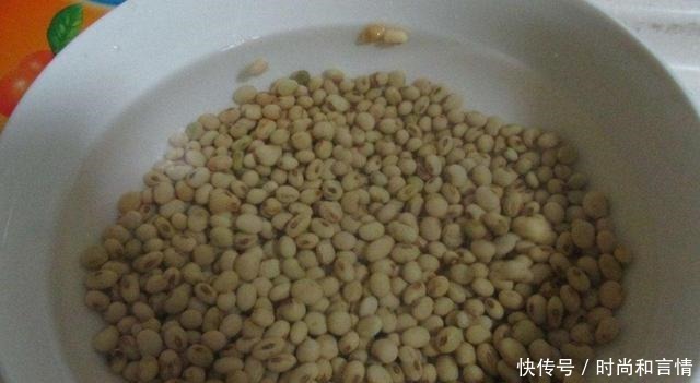 想吃豆腐脑自己在家做,简单3步就搞定,干净卫生补钙最好,嫩滑