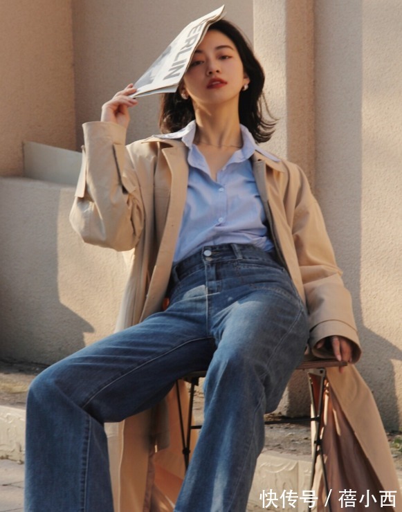 搭配 卡其色“风衣”才是永远的经典,2022年依然很火,这样穿太美了