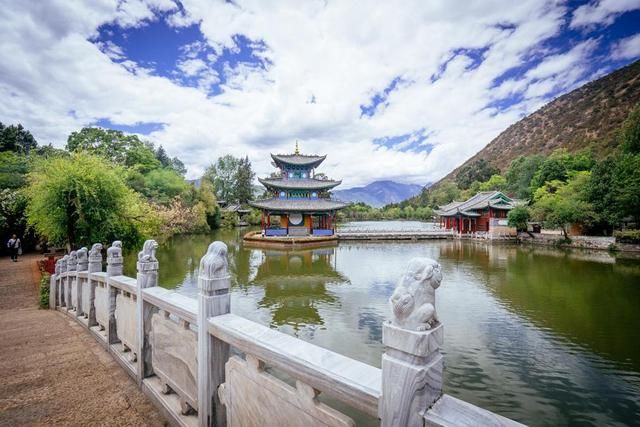 玉龙十三峰|丽江这个景区人少景色美，不收门票成为了丽江绝景