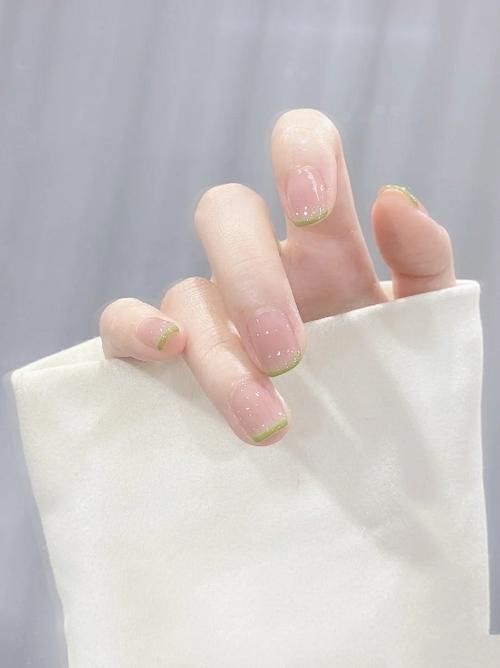 夏日美甲怎么选？这几款需要知道，简单明了很适合在这个季节