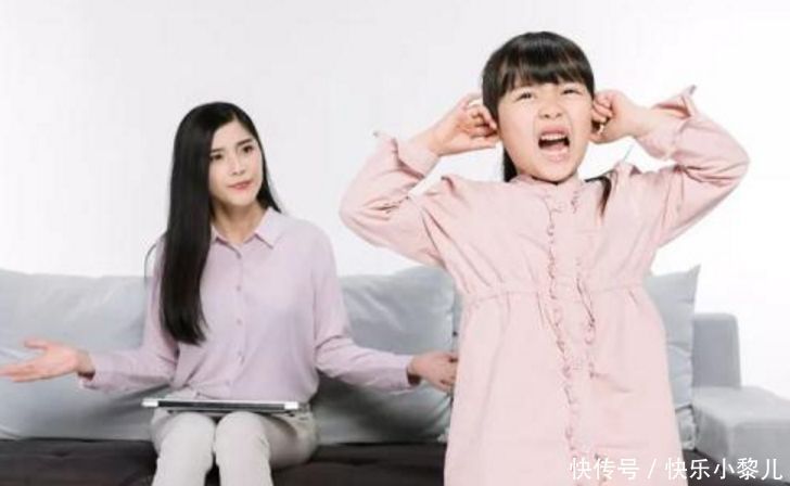 眼泪|为何妈妈说两句孩子就掉眼泪,被爸爸吼完却扭头就忘?理由很暖心