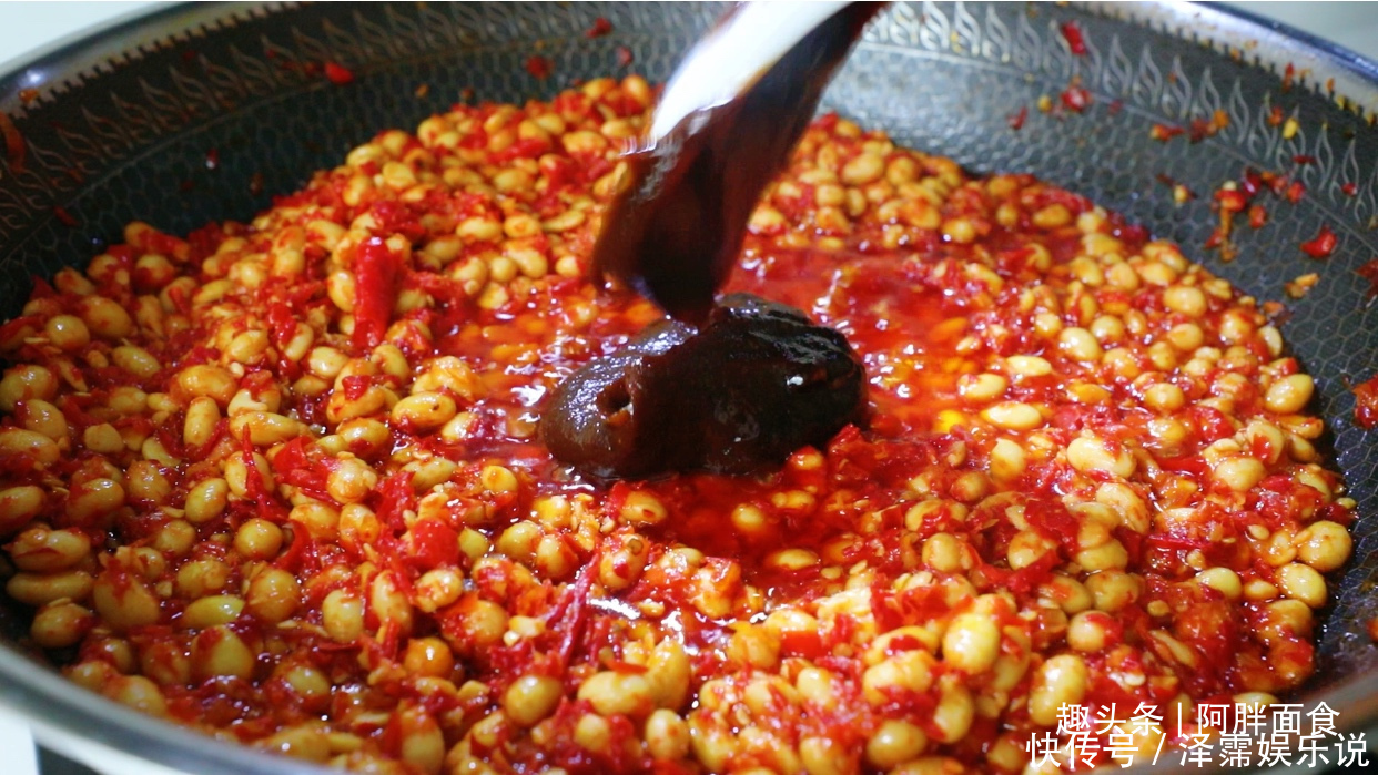 好吃|黄豆酱最简单做法,上手快做出来又好吃,配馒头一顿我能吃3个