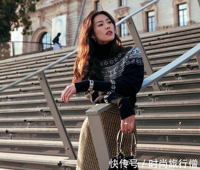 街拍|女星们机场大秀“毛衣风”, 一款比一款洋气,你更钟意哪一款呢?