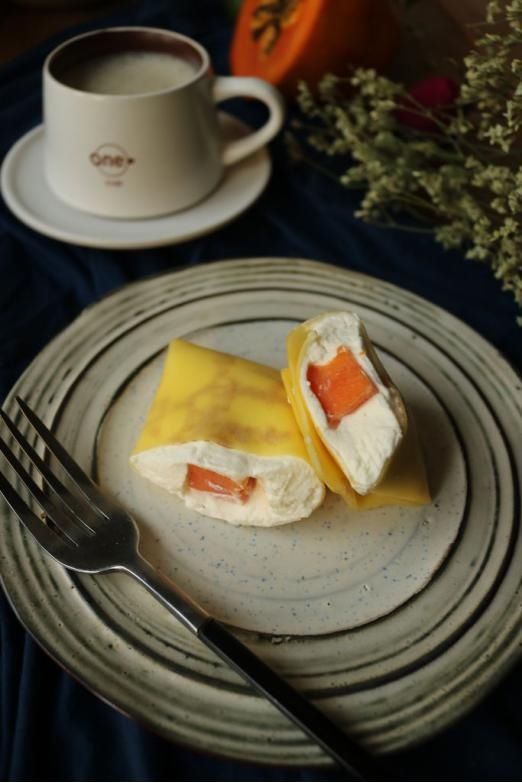 甜品|木瓜怎么做更好吃，学着做木瓜班戟，享受午后的下午茶时光吧