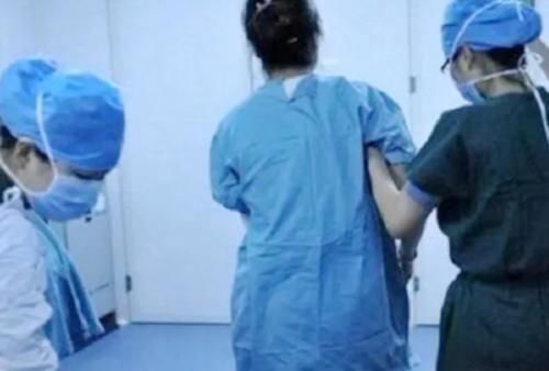 剖腹产|抗麻体质孕妇“生剖”双胞胎,哭声撕心裂肺,产房外丈夫泪如雨下