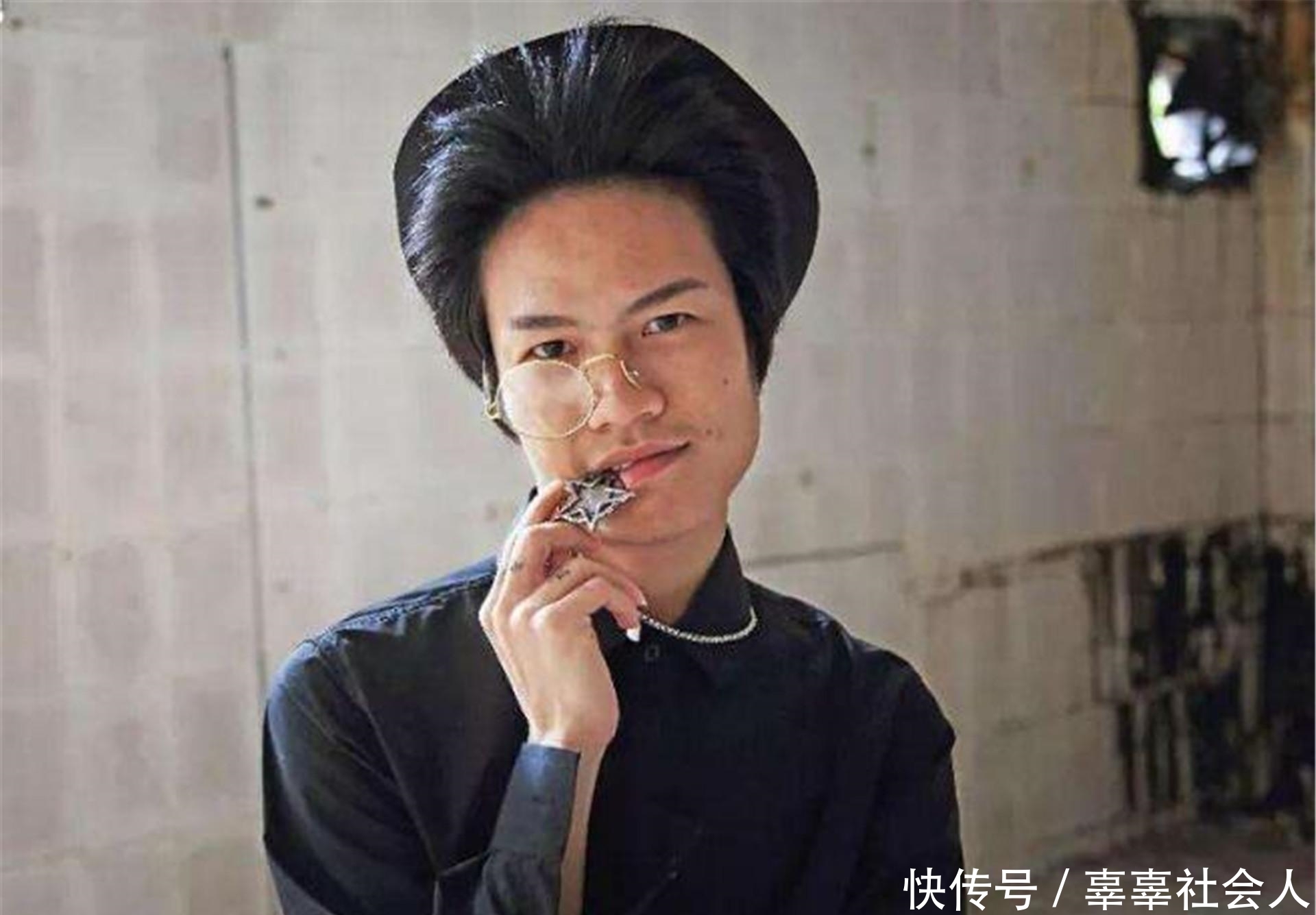 马特|当年他创办“杀马特家族”,后被富婆看上追求,近况如何?