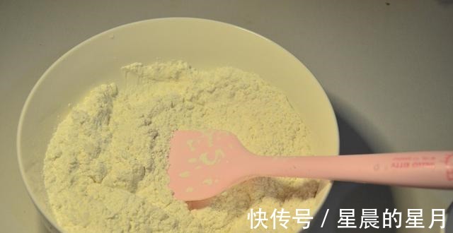 香甜软糯的香蕉糯米糍，做法简单，吃过的都赞不绝口！