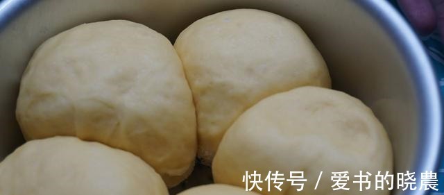 做法|蜂蜜小面包，不仅口感好，做法也简单，而且一口气还做了不同造型！