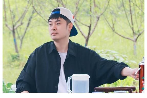 陳赫李誕參加《向往的生活》，勸酒式干活，邊努力邊抱怨