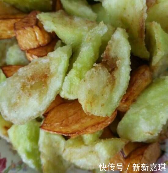 一根茄子、一个土豆、一根尖椒,就能做出不比肉菜差的地三鲜