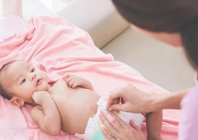 表妹|别再过度神话“母乳喂养”了,错误的坚持只会让宝宝受伤!