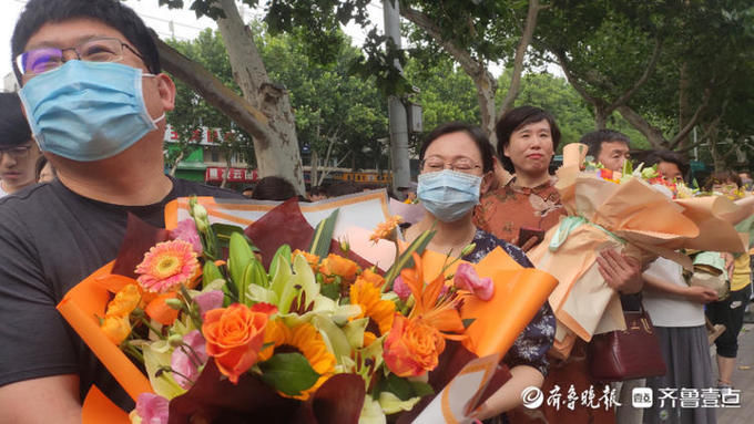 鲜花|迎接考生高考顺利，鲜花最能表达家长的心情