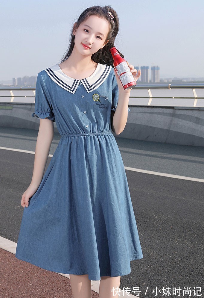 衣领|比碎花裙还要减龄的裙子,衣领的设计往往很重要