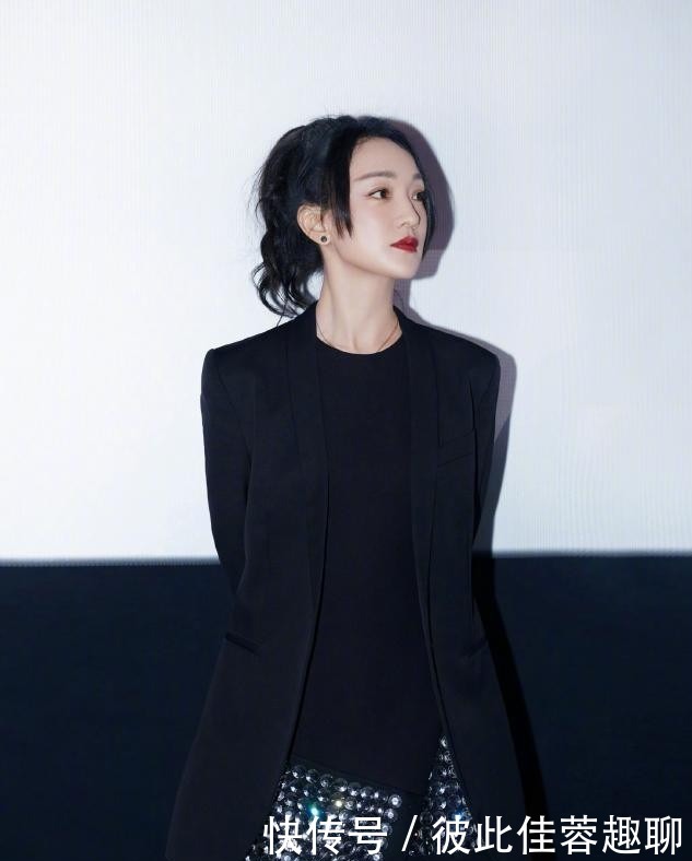 脸小|别再披头散发了!这4款“发型”才够美够撩人,总有一款适合你