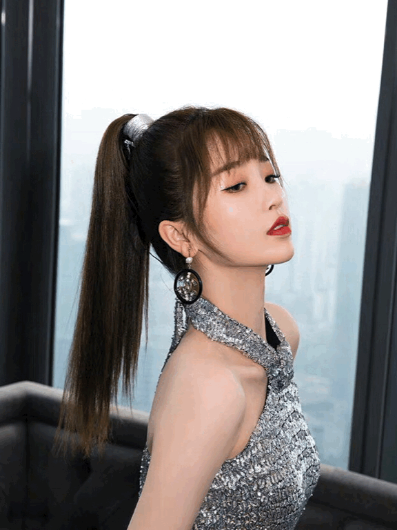 蝴蝶结|2021流行“甜辣扎发”！谁梳谁好看