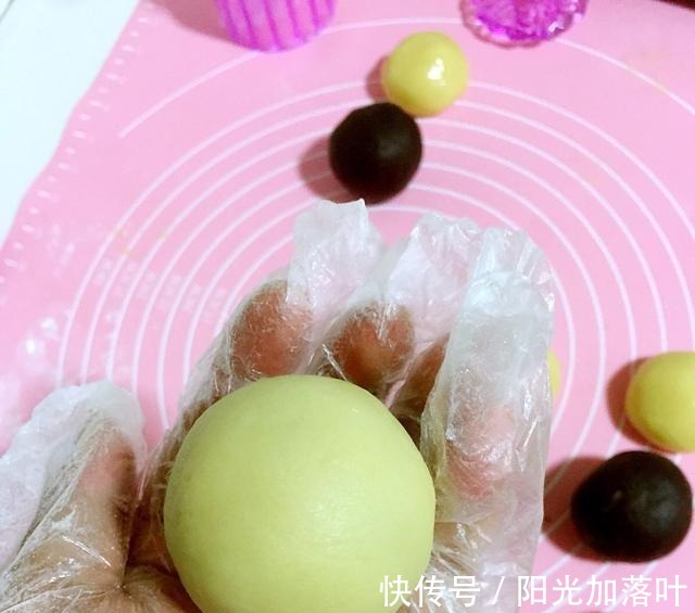 红豆沙|月饼不用买，自己在家也能做，自制更放心！