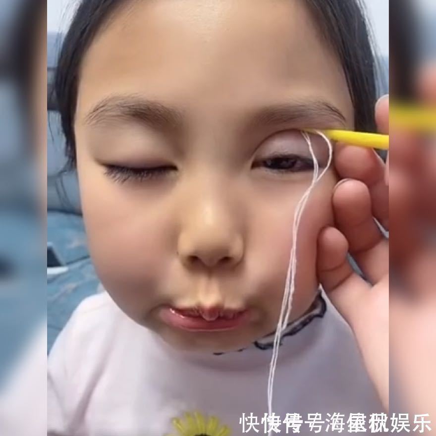 眼睛|妈妈给萌娃画双眼皮,演示眼睛变大的全过程,网友堪称美妆博主