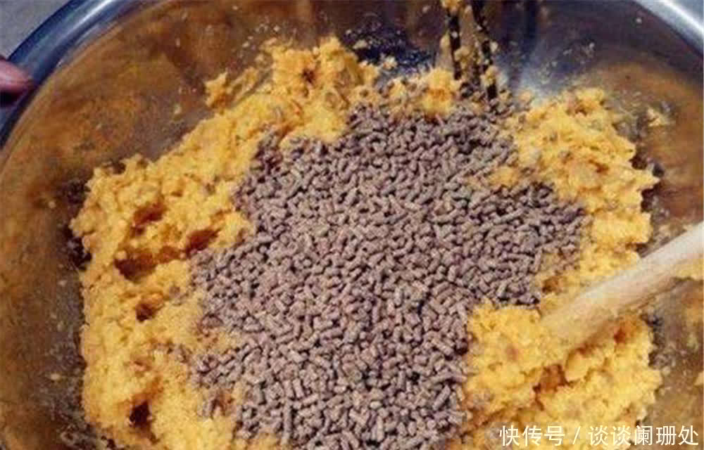 配方|夏季天热鱼儿“口难开”,用这些自制饵料配方,不愁没鱼咬钩!