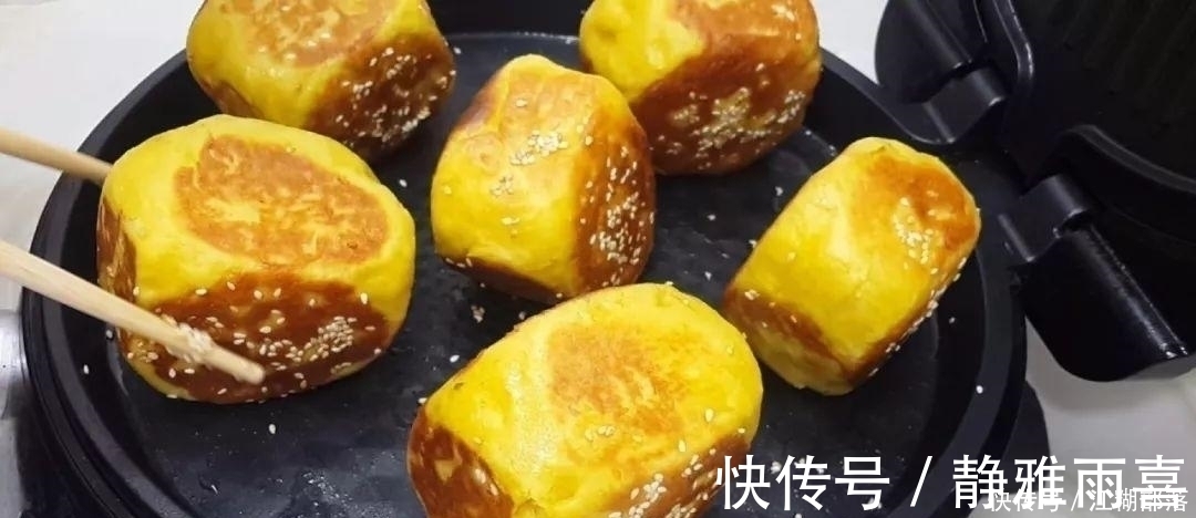南瓜又出新吃法，不用油炸，比面包馒头做法简单，比南瓜饼还好吃