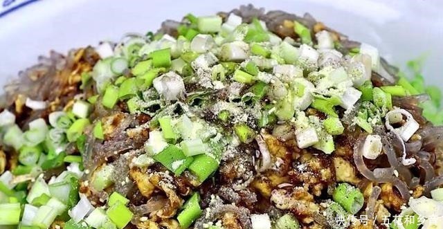 冬天,多吃此菜,维C是苹果5倍,锌是猪肝6倍,包成包子最好吃