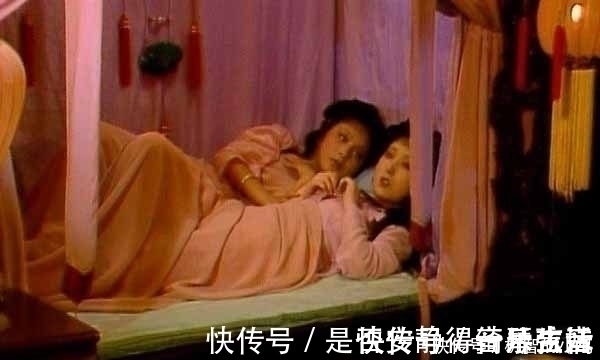 黛玉&湘云发现宝玉的珍珠少了一颗,引出黛玉冷笑,写这一段有何用意?