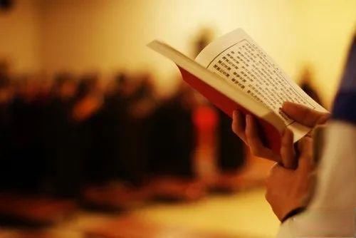 念佛的母亲福报大,把家和孩子护得好好的