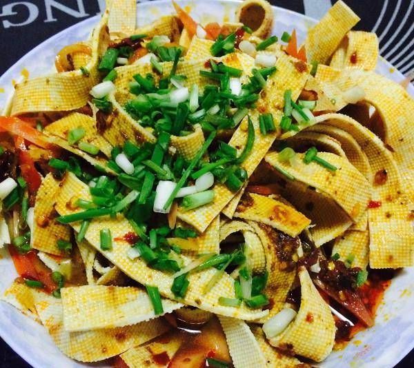 简单易做美味的凉菜第9波千张有香料,胡椒和泡菜