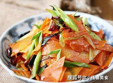 阿堂哥|胡萝卜炒肉，不一样的尝试，别样的味道，比青椒炒肉还好吃！