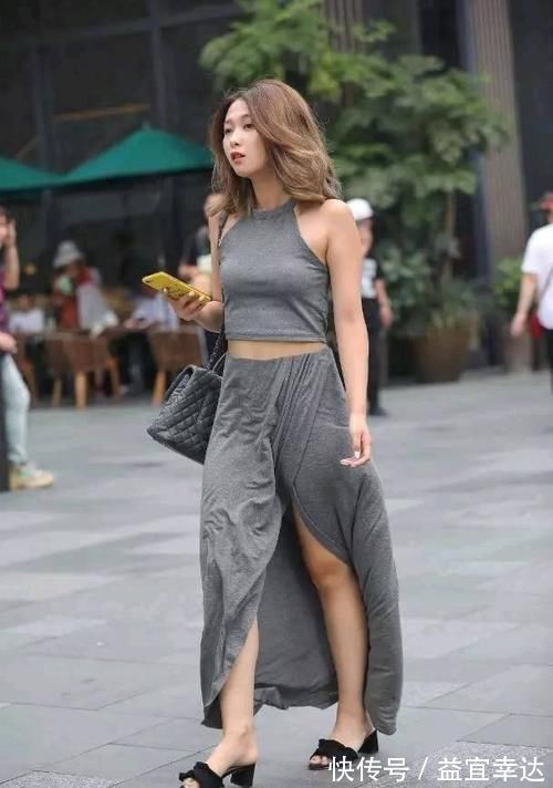 邻家妹妹 狂傲不羁的套装裙,有着邻家妹妹的甜美,还有着少女的叛逆