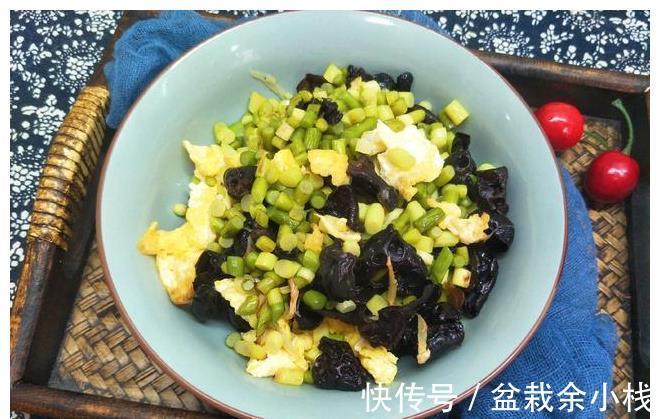 好吃|天越冷,越要多吃素菜,1道好吃的素小炒,家人特别爱吃